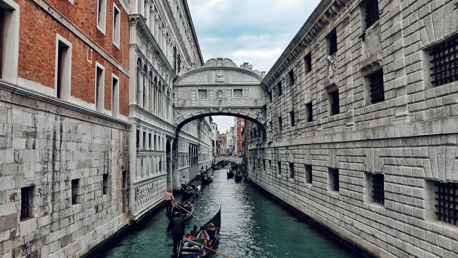 Wisata Instagrammable di Little Venice Kota Bunga 2026: Panduan Hemat Berburu Spot Estetik Ala Eropa Dekat Jakarta