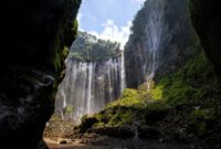 Wisata Instagrammable di Tumpak Sewu 2026: Panduan Hemat Berburu Foto Dramatis di Air Terjun yang Kian Viral