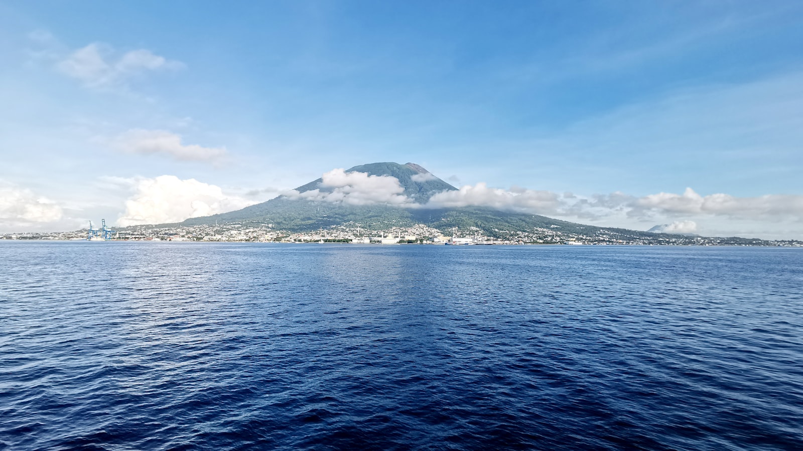 Wisata Instagrammable di Ternate 2026: Panduan Hemat Berburu Spot Estetik di Vila Lago Montana yang Lagi Viral
