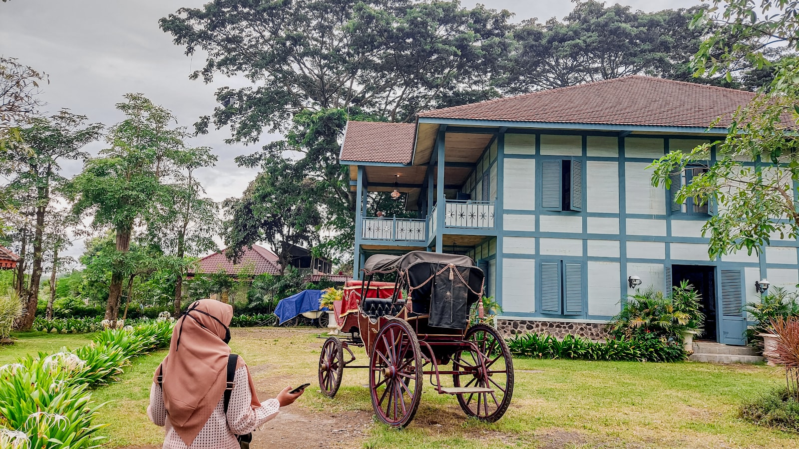 Wisata Instagrammable di Studio Alam Gamplong 2026: Panduan Hemat Berburu Foto Estetik Ala Film di Jogja